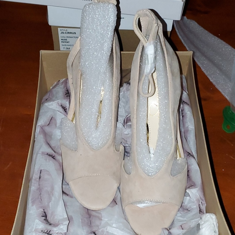New Jessica Simpson Suede Heels Sz7.5